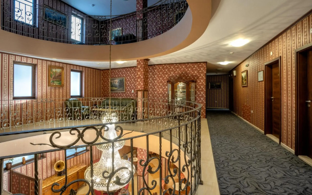 Real Hotel