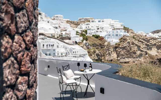 Pearl of Caldera Oia Boutique Hotel