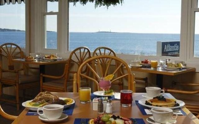 Atlantis Oceanfront Inn