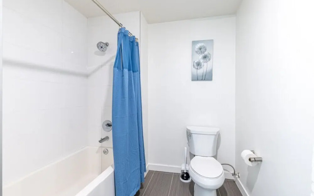 Modern 2br Apartment On Gordon St Hollywood 2 Bedroom Apts by RedAwning