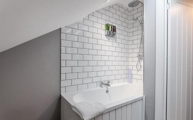 Murrays Nest #3 - TV in Every Bedroom!