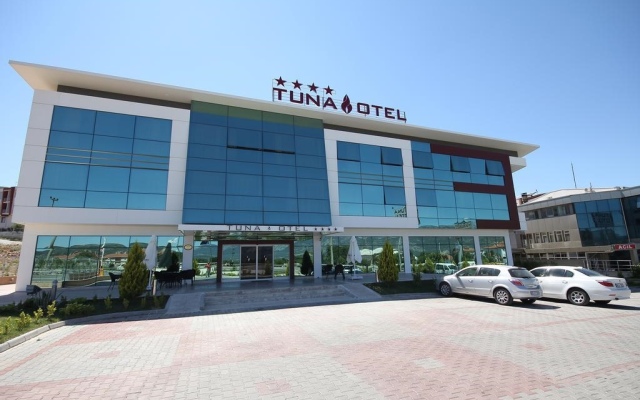 Tuna Hotel