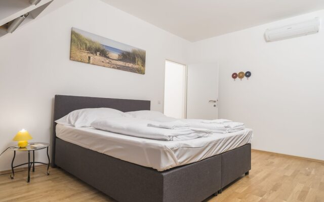 Schottenring Terrace by Welcome2Vienna
