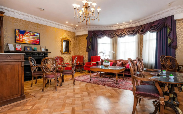 Ashburn Hotel
