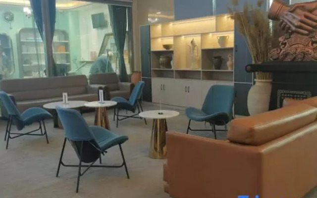 Urumqi Wanzhou Hotel