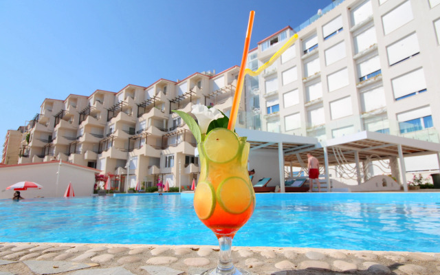 Bougainville Bay Hotel