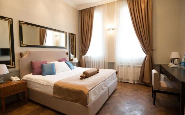 Seven Rooms Boutique Hotel