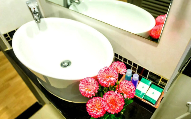 Add Plus Hotel & Spa
