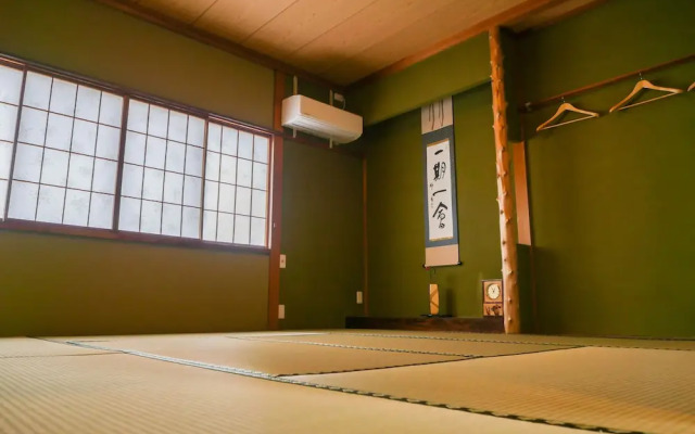 Tomarigi House