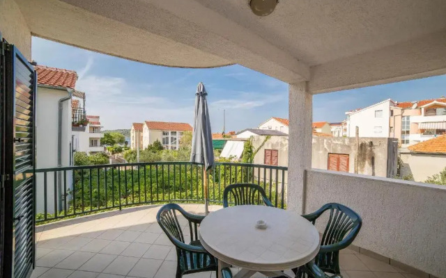 Gulin Apartments