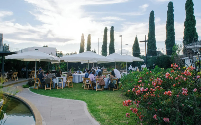 Santo Refugio Heritage Hotel
