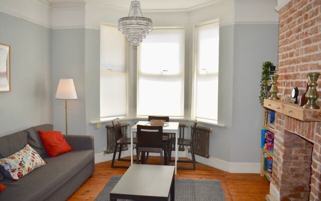 Refurbished Apartment With Garden Near Beach