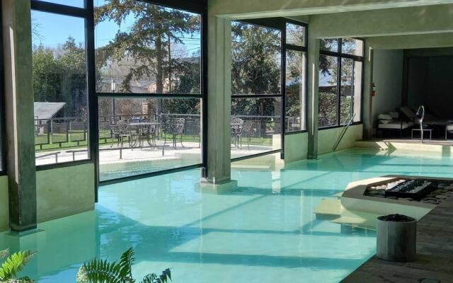Los Robles Apart Hotel