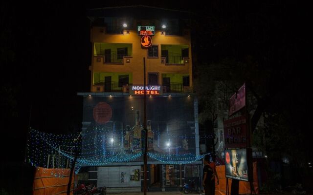 OYO 12803 Moon Light Hotel