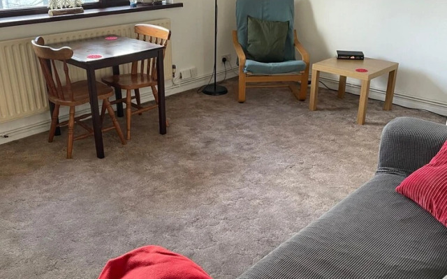 Simple & Sleek 1BD Flat Nice Views of Swansea Bay