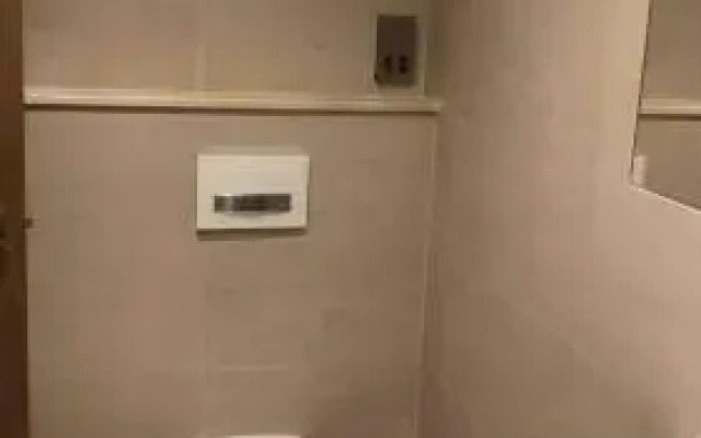 Westone Suite710-hosted by Sweetstay