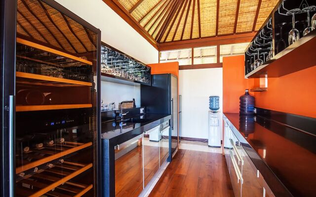 The Colonnade by Exotiq Villa Holidays