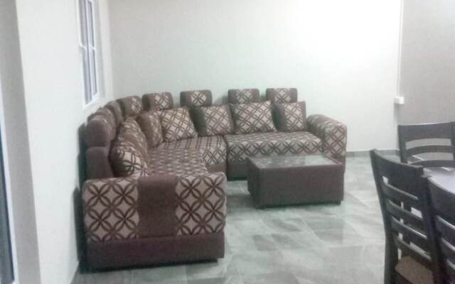 House With 2 Bedrooms in Curepipe, With Enclosed Garden - 20 km From the Beach