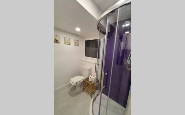 6 Separate beds, 2 baths -Leith Spectacular Apartment