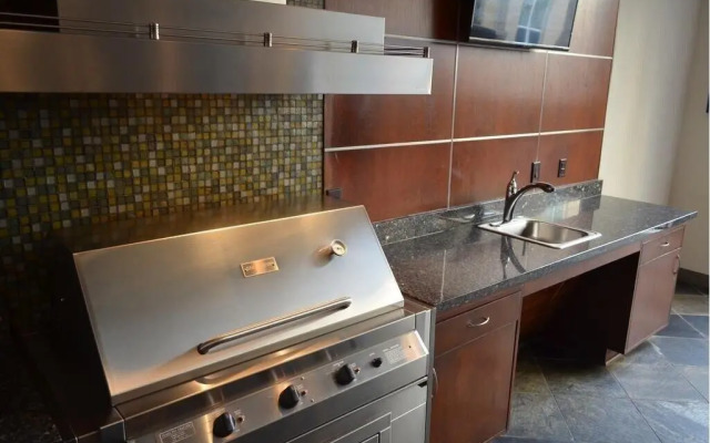 Luxury Living at City Center Houston