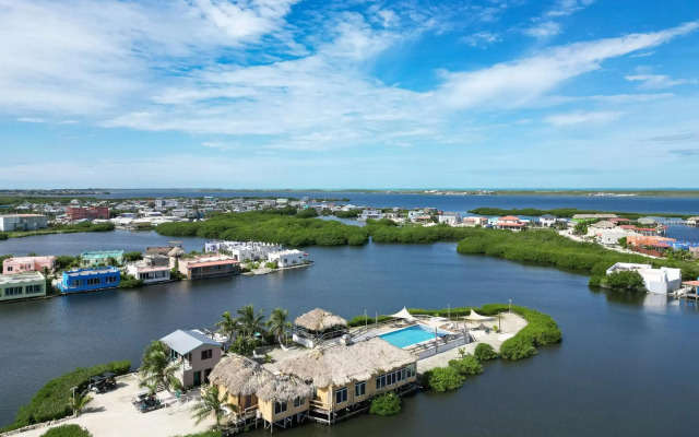 Suite E302 @ Mara Laguna