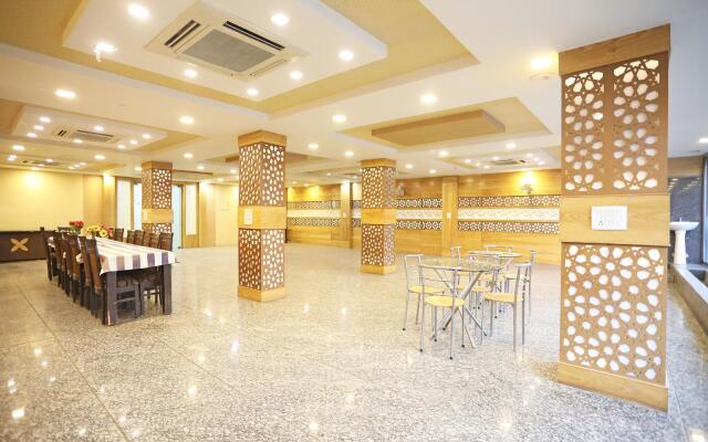 OYO 11005 Hotel Shanti Palace