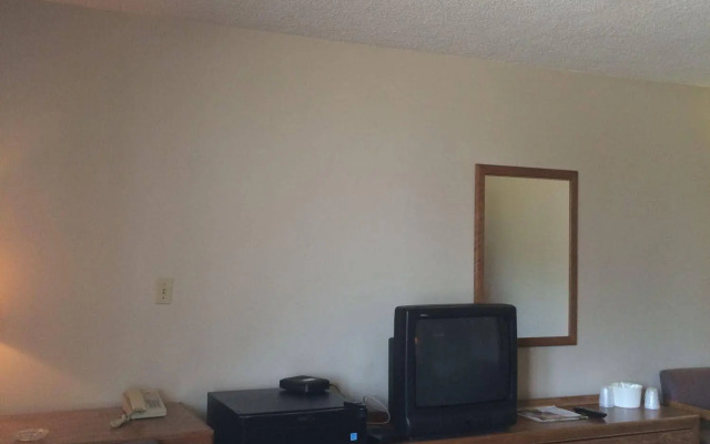 Canadian Motor Hotel