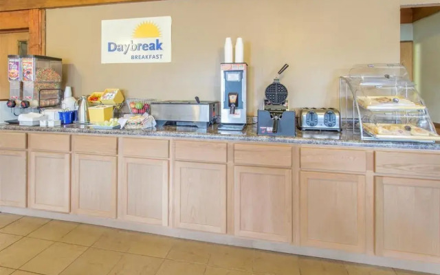 Days Inn Sheboygan/The Falls