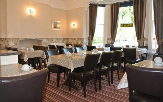 Fairlawns Guest House