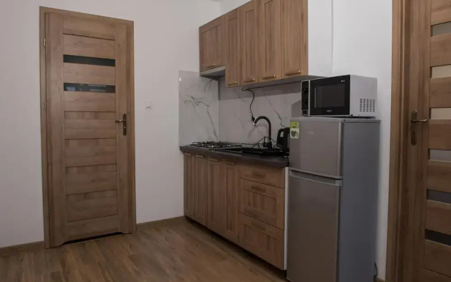 Comfortable Ground Floor Apartment, Summer Pool