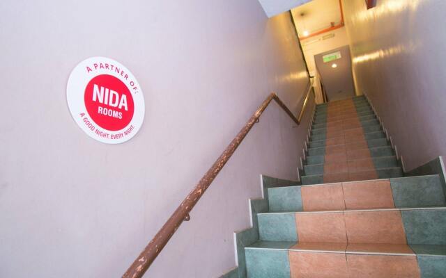 沙阿朗姆色帕度恩加尔尼达酒店- 斯里慕达凯富酒店(Nida Rooms Shah Alam Sepadu Unggul at Comfort Hotel Sri Muda)
