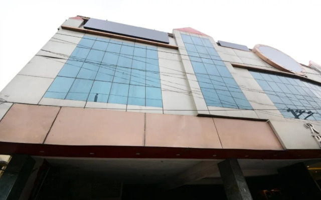 OYO Flagship 29078 Hussainpura Hukam Singh Road