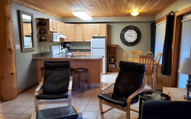 Summit Sunshine Retreat 1 Bedroom Condo by Redawning