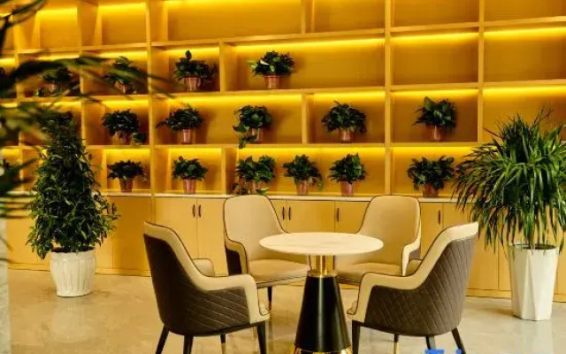 Super 8 Collection Hotel (Longnan Tanchang Guan'egou Branch)