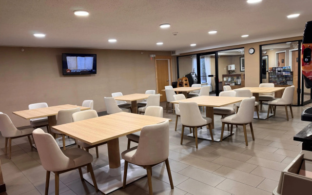 Comfort Inn & Suites Black River Falls I-94