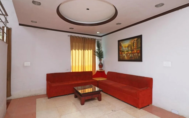Hotel Binsar Rooms By OYO Rooms