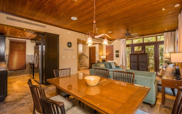 Jet Luxury at Langosta BeachResortVillas