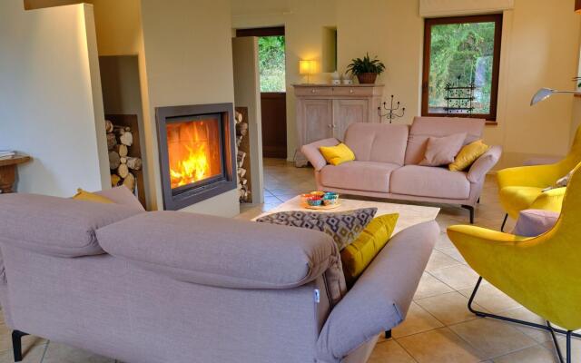 Quaint Holiday Home in Robechies amid Meadows