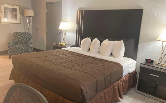 Best Western Plus Reading Inn & Suites