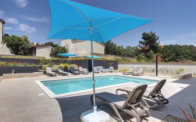 Villa With Pool in Premantura