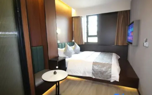 Shangyun Platinum Hotel (Lujiabang Road Subway Station, No.9 People's Hospital)
