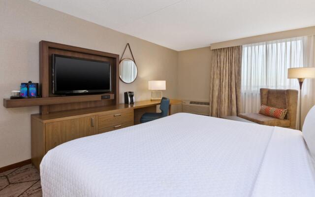 Crowne Plaza Columbus North- Worthington, an IHG Hotel