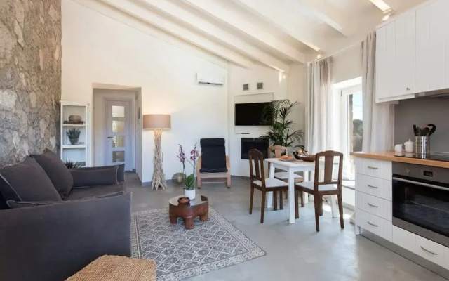Iliopetra House 1 - Corfu Poolside Retreat