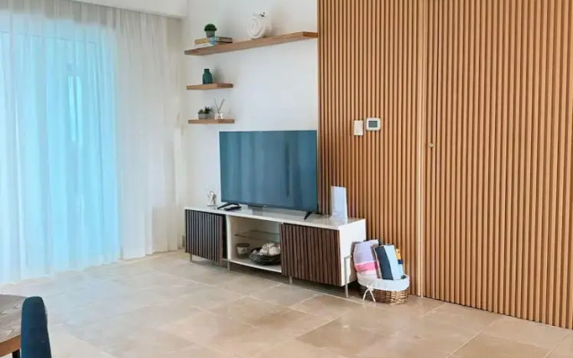 Apartment w Pool and Ocean View in Punta Palmera