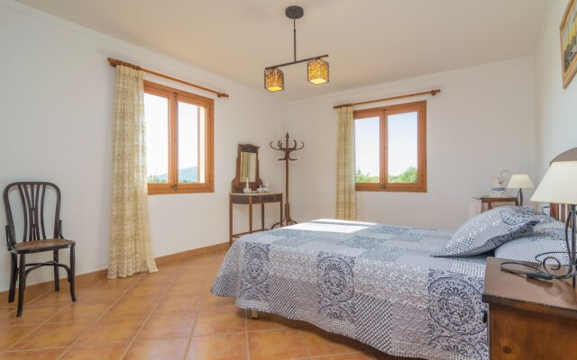 Can Tut in Campanet With 3 Bedrooms and 2 Bathrooms