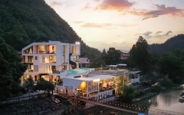 Space IXXXI – Outside – Huzhou