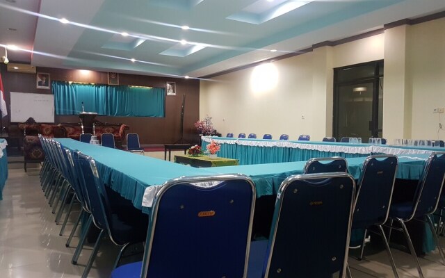 OYO 1633 Hotel Darma Nusantara 3