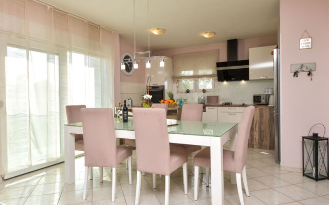Apartmani Ana Vir