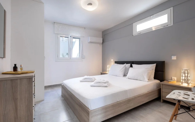 Vouliagmeni Stylish Homes by BluPine