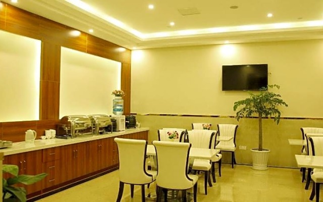 GreenTree Inn Liangyungang Donghai New Bus Station Express Hotel